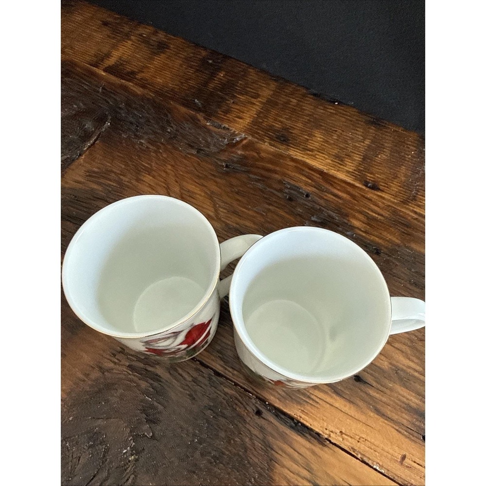 Otagiri Santa Claus Mugs - Gold Rim - Japan - Set of 2 Vintage Christmas Mugs - Picture 3 of 4